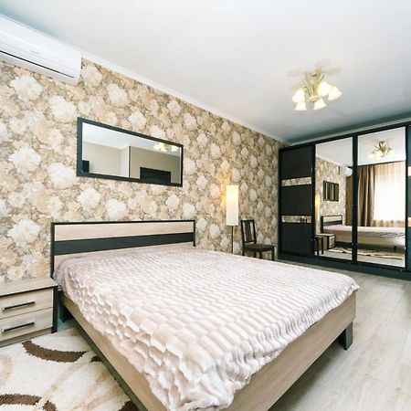 Poznyaky Apartments Patriotika Kijev Kültér fotó