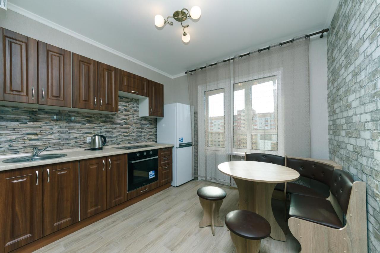 Poznyaky Apartments Patriotika Kijev Kültér fotó