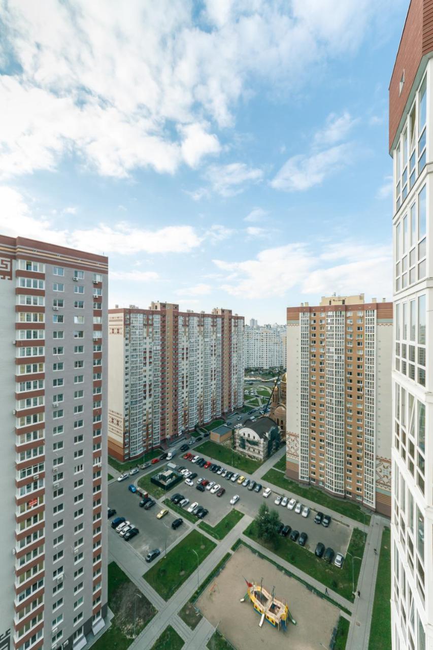 Poznyaky Apartments Patriotika Kijev Kültér fotó