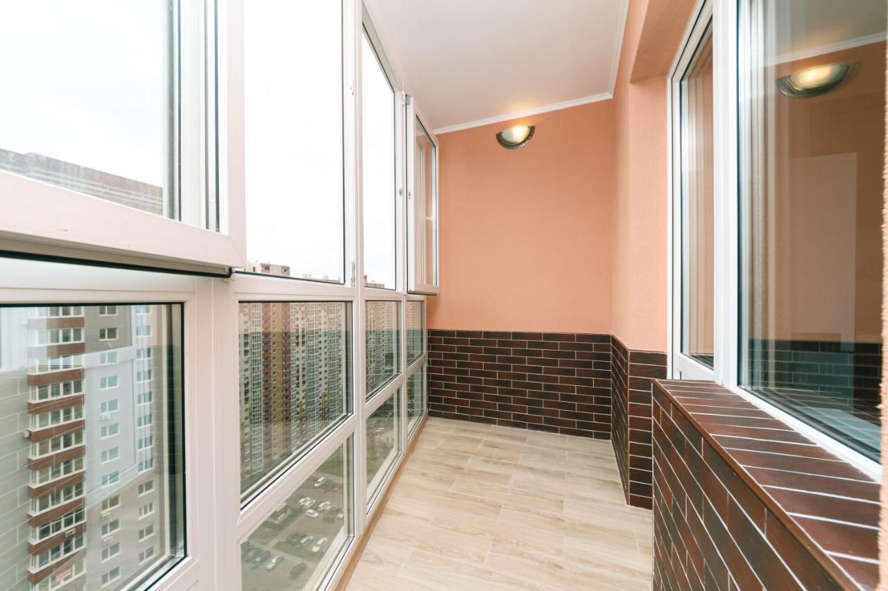 Poznyaky Apartments Patriotika Kijev Kültér fotó