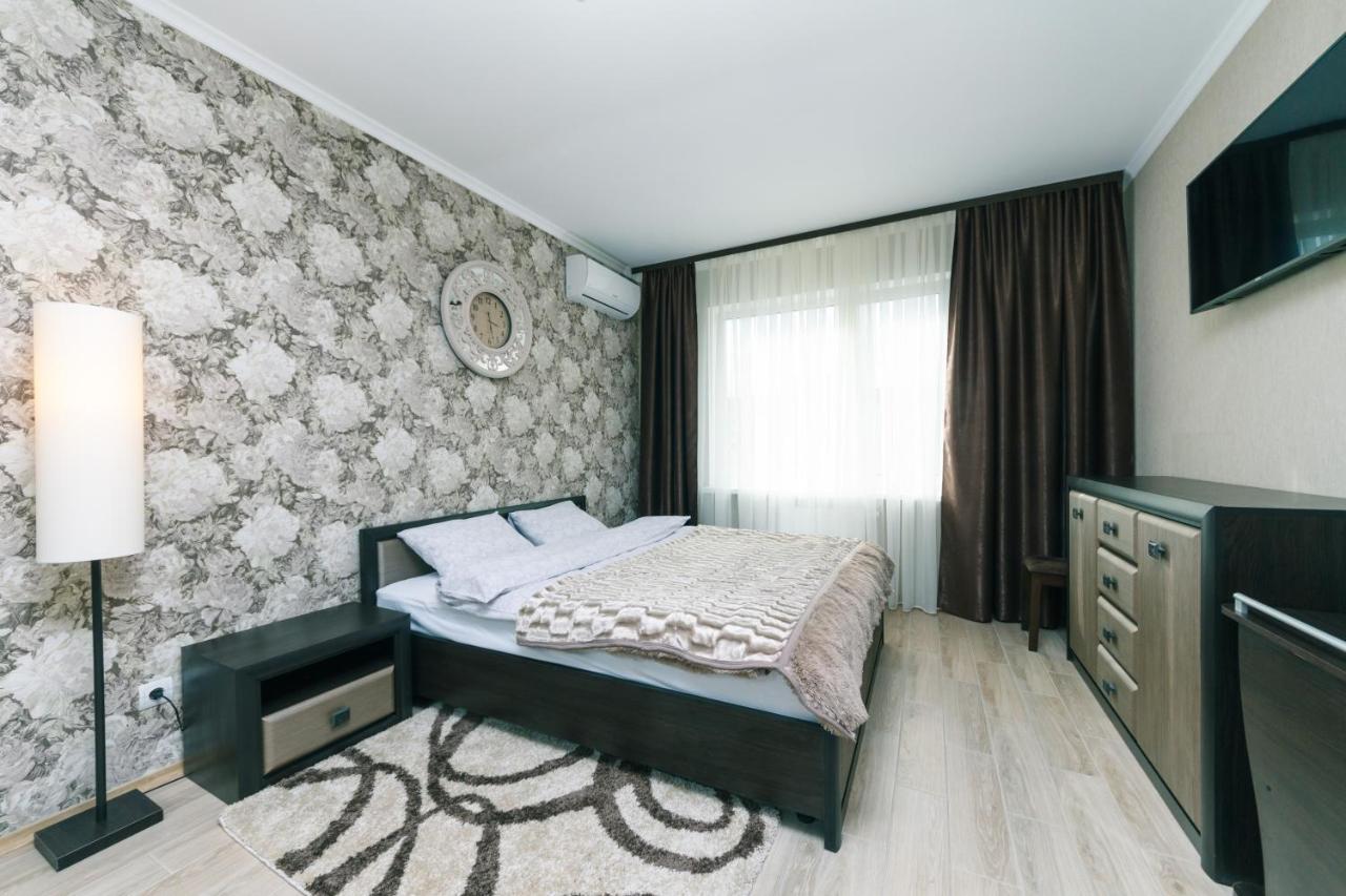 Poznyaky Apartments Patriotika Kijev Kültér fotó
