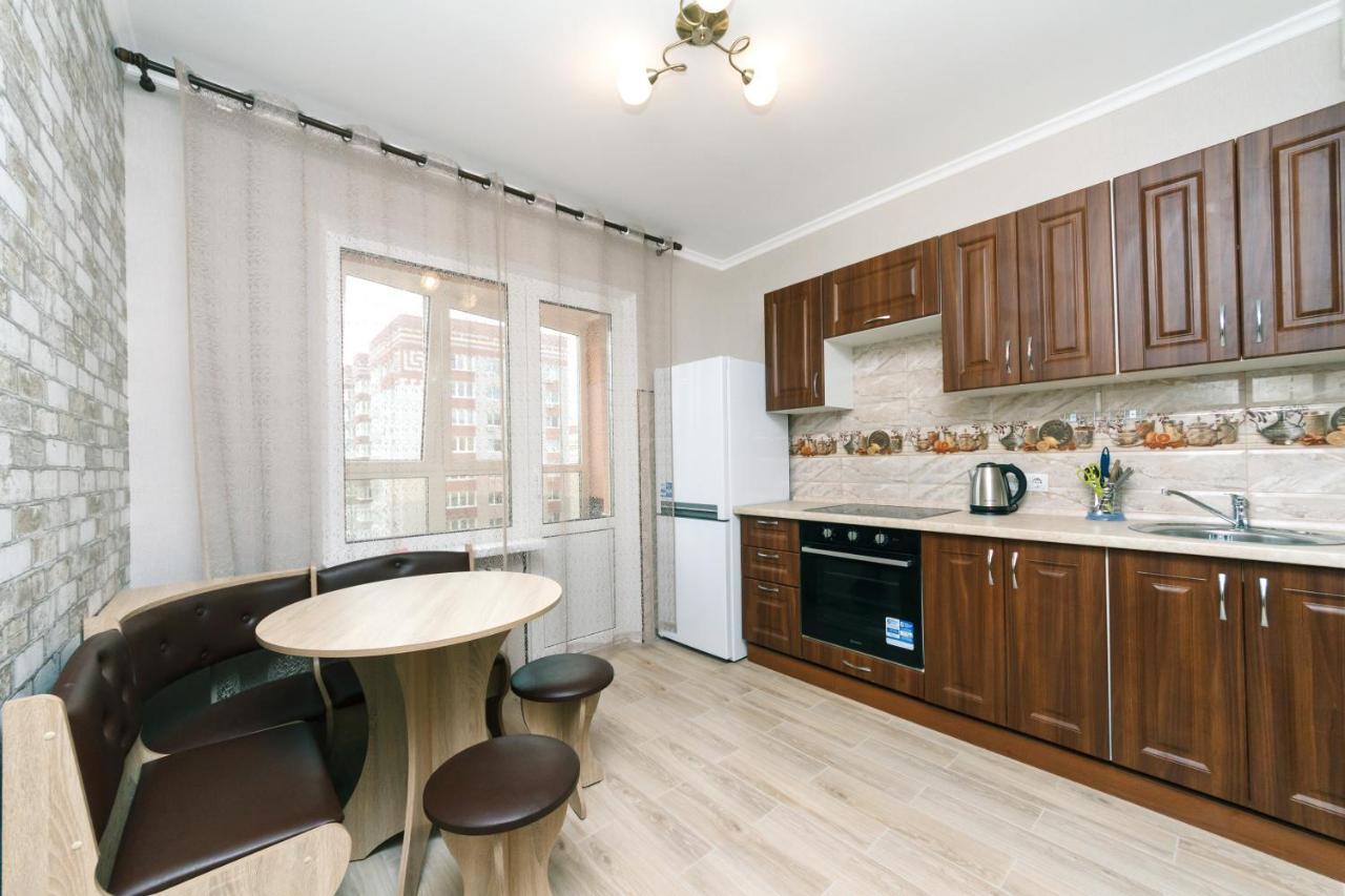 Poznyaky Apartments Patriotika Kijev Kültér fotó
