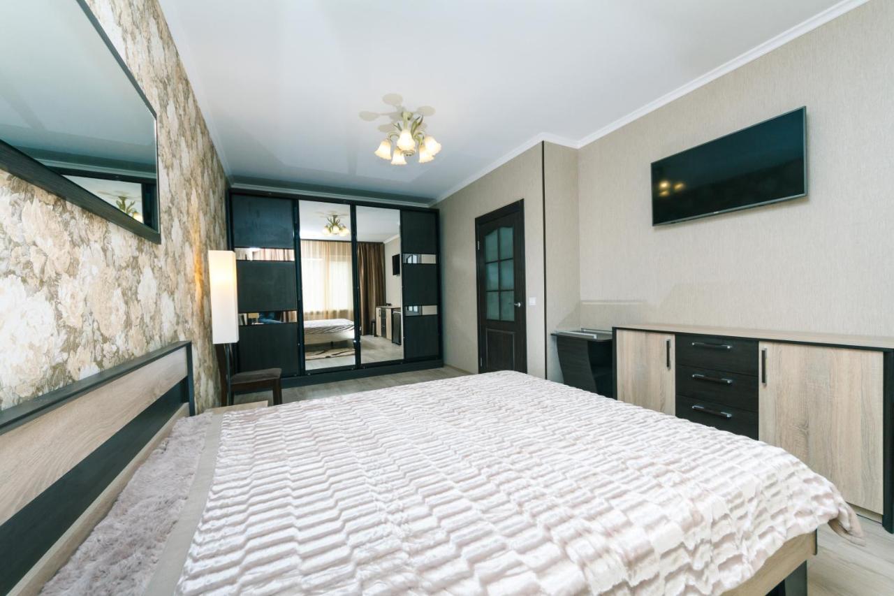Poznyaky Apartments Patriotika Kijev Kültér fotó