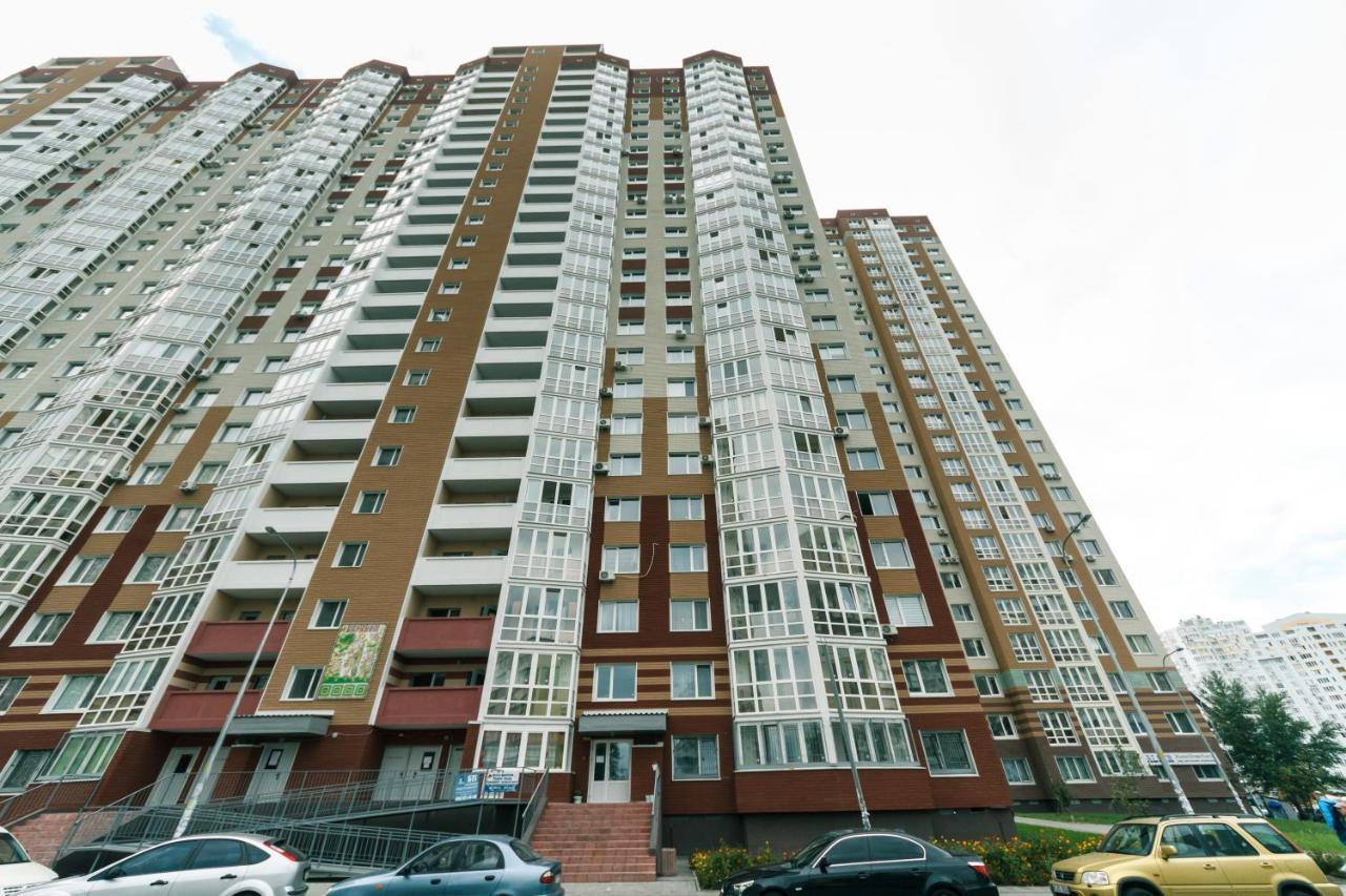Poznyaky Apartments Patriotika Kijev Kültér fotó