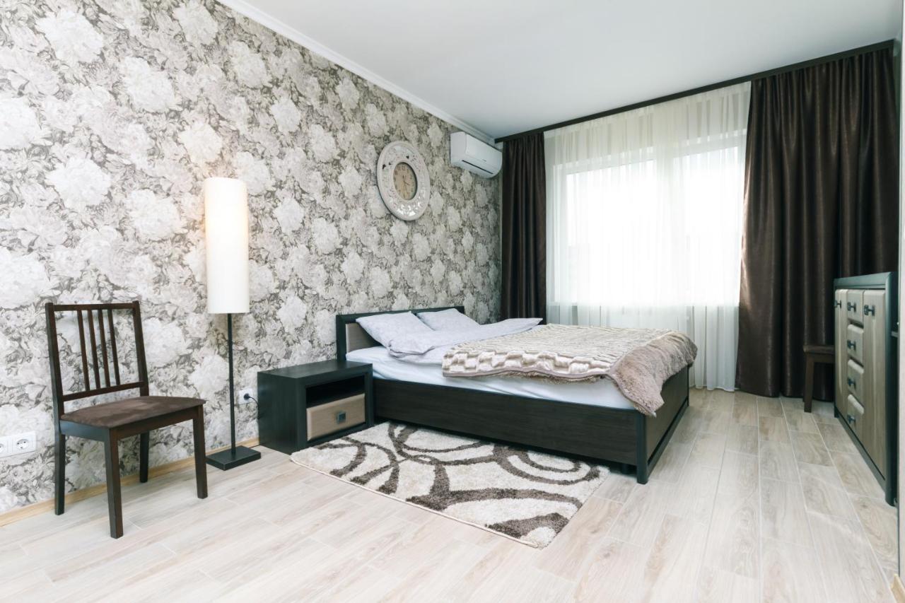 Poznyaky Apartments Patriotika Kijev Kültér fotó