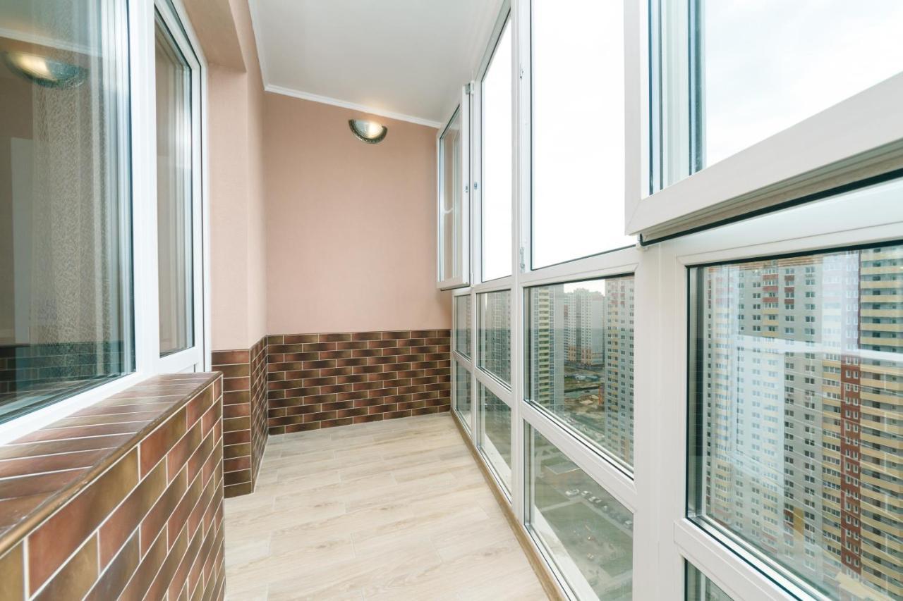Poznyaky Apartments Patriotika Kijev Kültér fotó